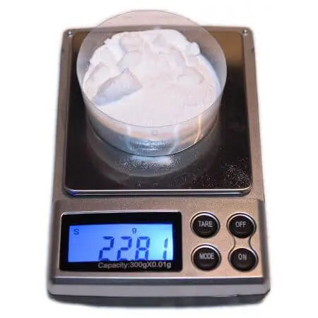 DSR Precision scale 500gr / 0,01gr incl. betterij 5x6cm plaat (kleine uitvoering) voor zeewateraquarium
